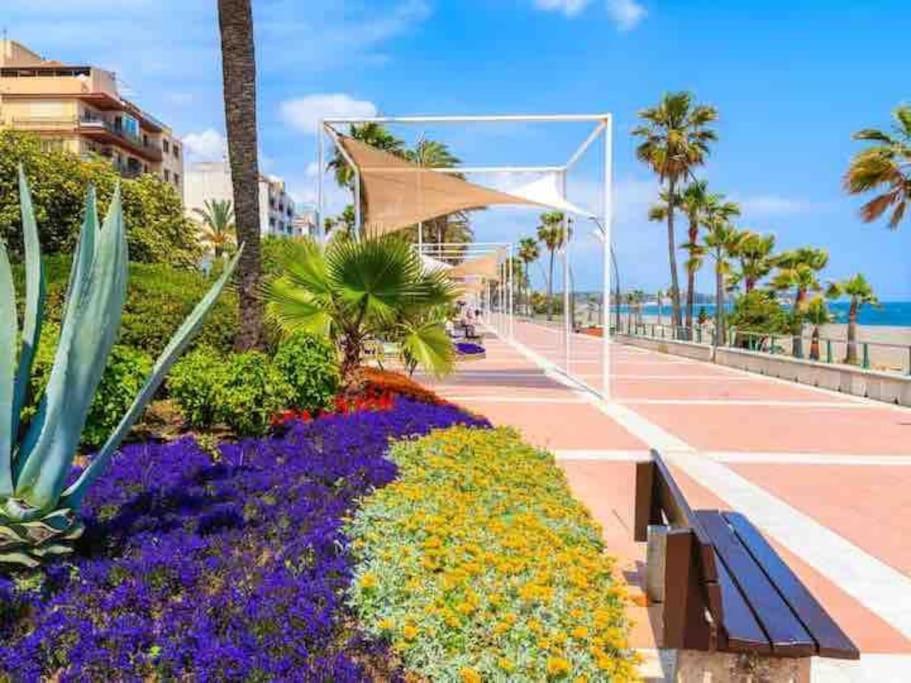Lovely 1 Bedroom Apartment With Sea Views And Pool Estepona Exterior foto