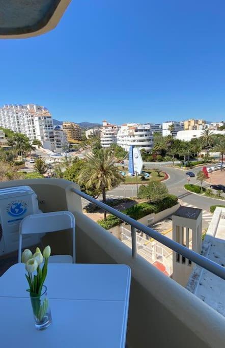 Lovely 1 Bedroom Apartment With Sea Views And Pool Estepona Exterior foto