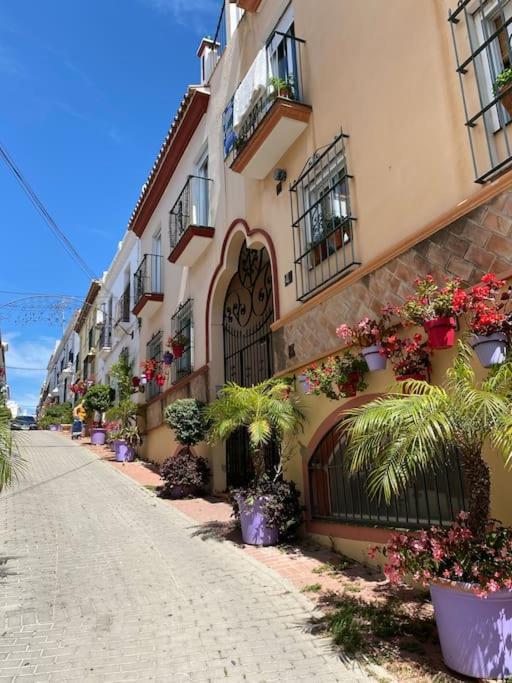 Lovely 1 Bedroom Apartment With Sea Views And Pool Estepona Exterior foto