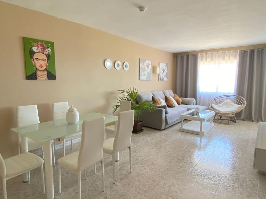 Lovely 1 Bedroom Apartment With Sea Views And Pool Estepona Exterior foto